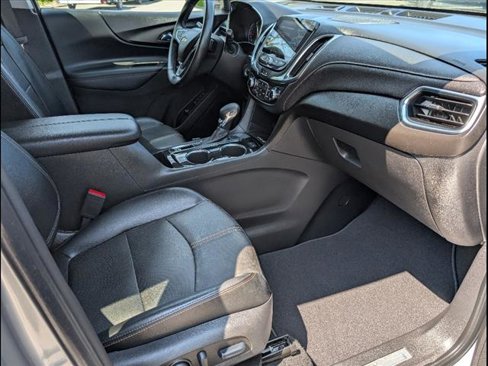 Used 2023 Chevrolet Equinox Premier image 18