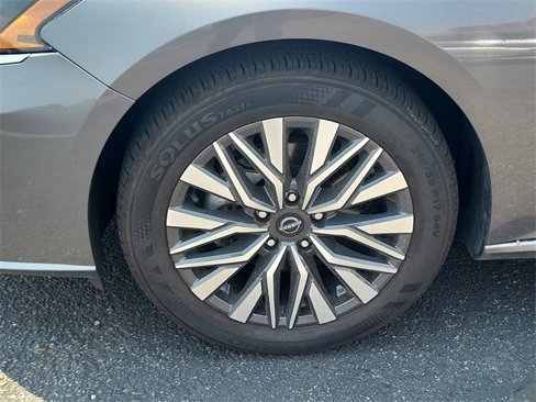 Used 2024 Nissan Altima 2.5 SV image 6