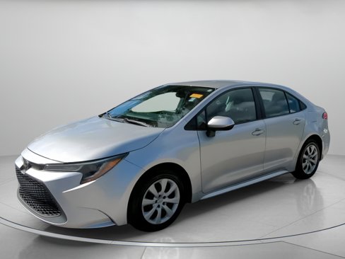 Used 2021 Toyota Corolla LE image 12