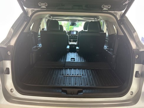 Used 2022 Toyota Highlander Limited image 18