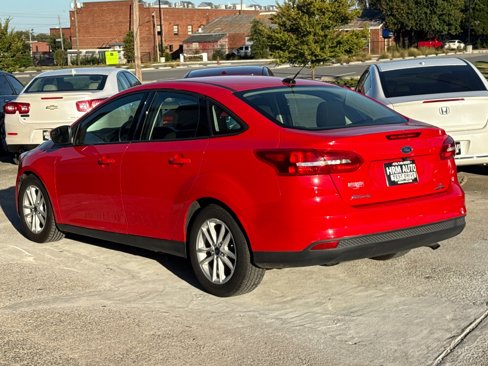 Used 2015 Ford Focus SE image 3
