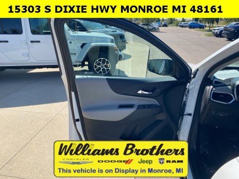 Used 2021 Chevrolet Equinox LS w/ LS Convenience Package image 10