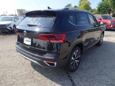 Certified 2024 Volkswagen Taos SE image 6