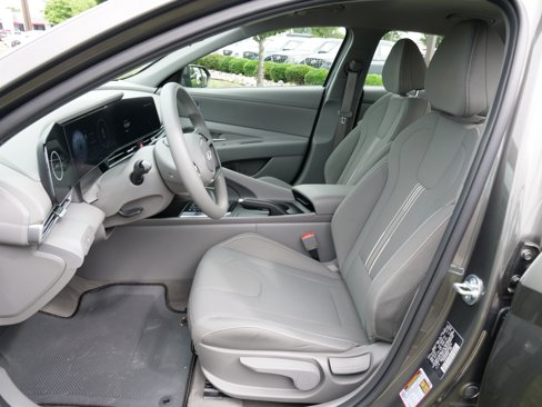 Used 2024 Hyundai Elantra SEL image 14
