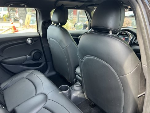 Used 2021 MINI Cooper 4-Door Hardtop image 31