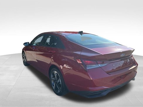 Certified 2023 Hyundai Elantra SEL w/ Convenience Package image 3