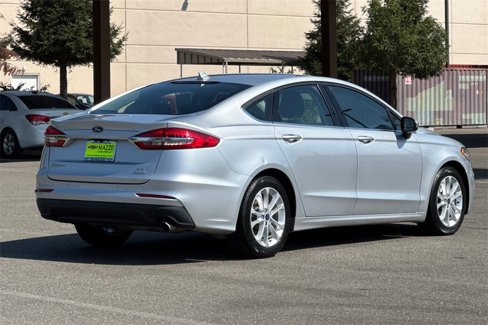 Used 2019 Ford Fusion SE image 9
