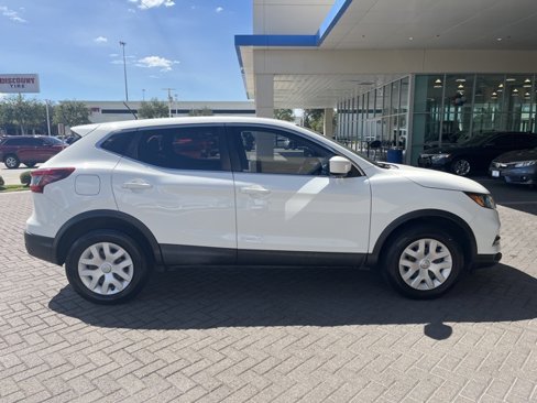Used 2020 Nissan Rogue Sport S image 4