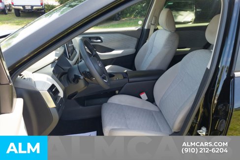 Used 2023 Nissan Rogue SV image 16