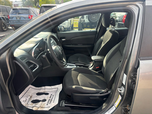 Used 2012 Dodge Avenger SE image 16