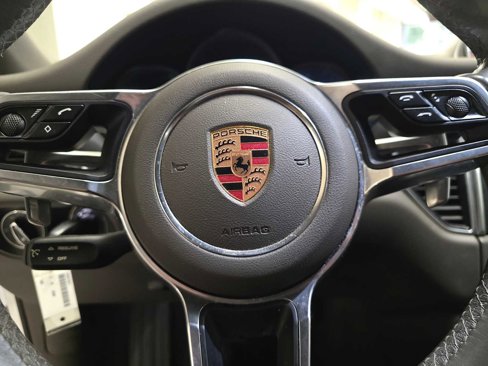 Used 2017 Porsche Macan image 25