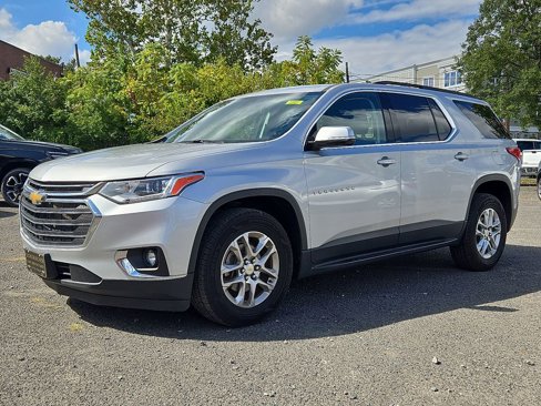 Used 2020 Chevrolet Traverse LT w/ Driver Confidence II Package image 4