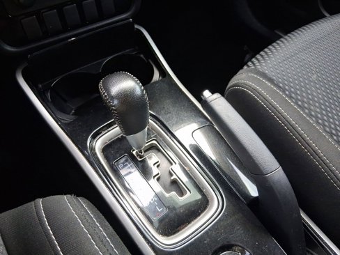 Used 2018 Mitsubishi Outlander SE image 14