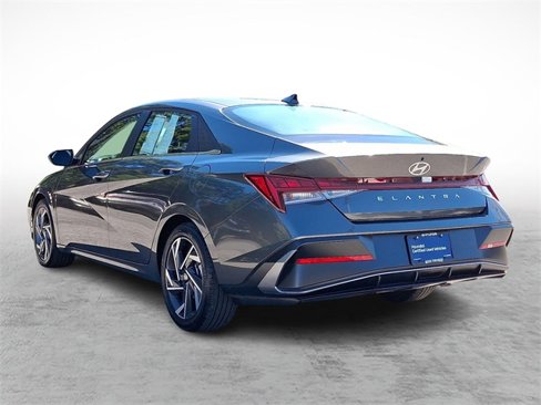 Certified 2025 Hyundai Elantra SEL image 4