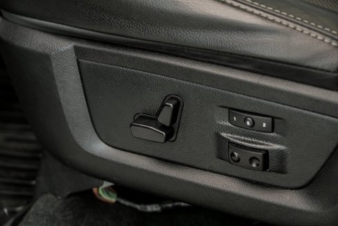 Used 2014 RAM 1500 Laramie w/ Convenience Group image 15