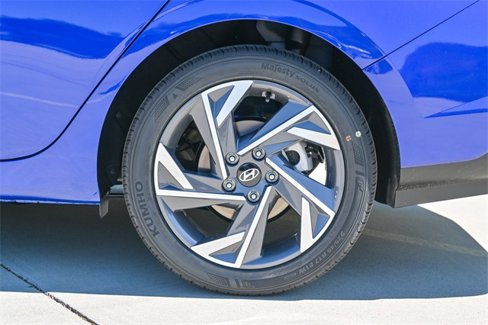 New 2025 Hyundai Elantra Sport image 9
