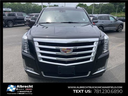 Used 2018 Cadillac Escalade Luxury image 2