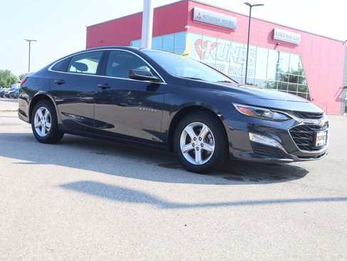 Used 2023 Chevrolet Malibu LT image 2