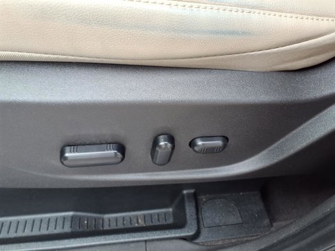 Used 2019 Ford Escape SEL image 14