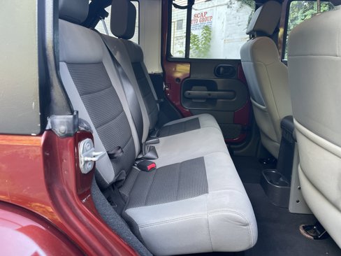 Used 2010 Jeep Wrangler Unlimited Sahara w/ Dual Top Group image 17