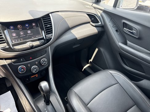 Used 2022 Chevrolet Trax LT w/ Premium Seat Package image 22