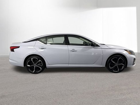 Used 2024 Nissan Altima 2.5 SR image 41