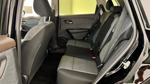 Used 2023 Nissan Rogue SV image 14