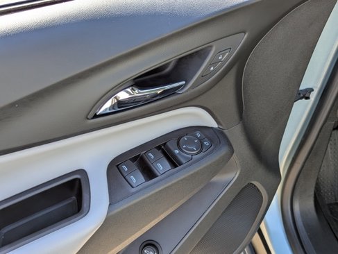 Used 2022 Chevrolet Equinox LT image 11