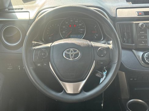 Used 2015 Toyota RAV4 LE image 16