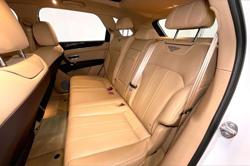 Used 2019 Bentley Bentayga image 27