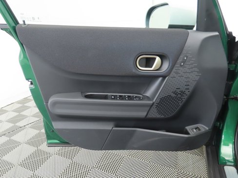 Used 2025 MINI Cooper 4-Door Hardtop image 26