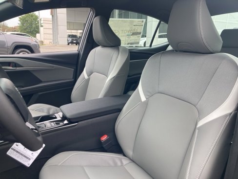 New 2025 Toyota Camry SE image 13