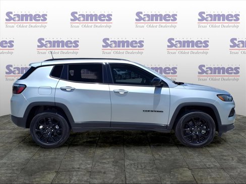 New 2025 Jeep Compass Latitude w/ Altitude Special Edition image 3