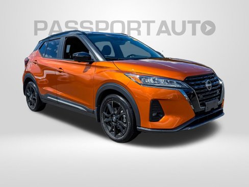 Certified 2022 Nissan Kicks SR w/ Interior Electronics Package image 3