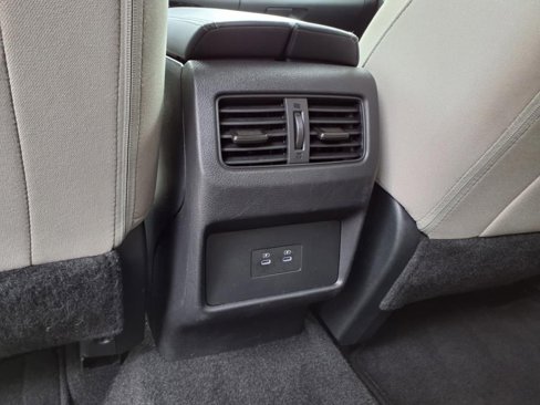 Used 2024 Nissan Rogue SV image 35