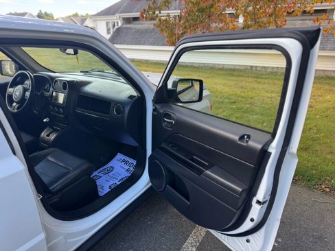 Used 2015 Jeep Patriot High Altitude image 18