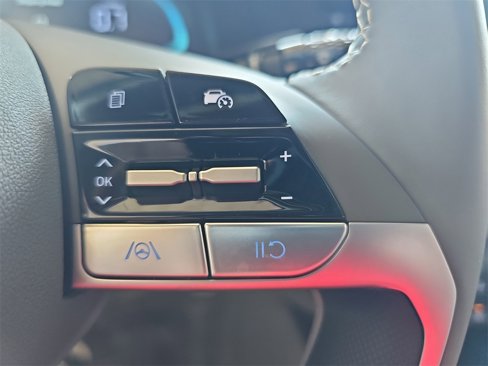 New 2025 Hyundai Elantra Sport image 17