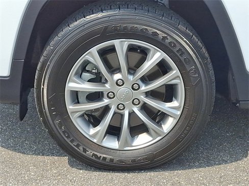 Used 2022 Jeep Cherokee Latitude Lux w/ Sun & Sound Group image 9