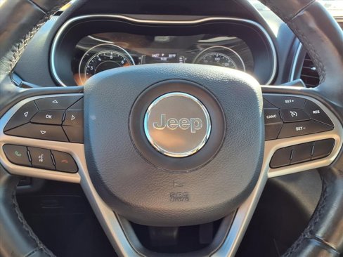 Used 2019 Jeep Cherokee Latitude Plus image 12