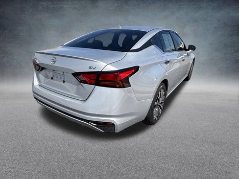 Used 2024 Nissan Altima 2.5 SV image 8