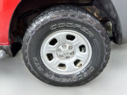 Used 2014 Nissan Xterra X image 27
