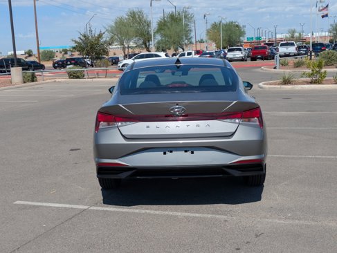 Used 2021 Hyundai Elantra SEL w/ Convenience Package image 4