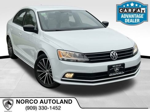 Used 2016 Volkswagen Jetta Sport image 1