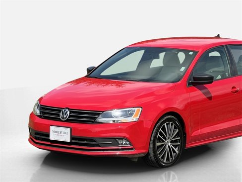 Used 2016 Volkswagen Jetta Sport image 9
