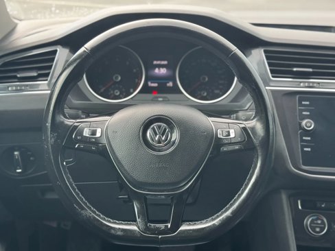 Used 2018 Volkswagen Tiguan SE w/ 3rd Row Seat Package image 25