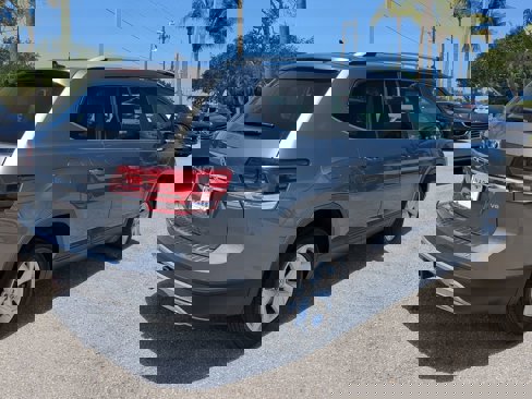 Used 2019 Volkswagen Atlas SE w/ Towing Package image 5
