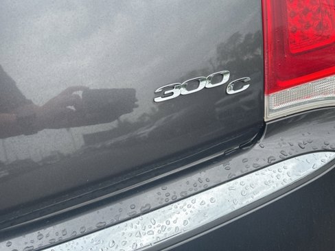 Used 2017 Chrysler 300 C image 11
