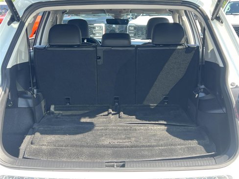 Used 2022 Volkswagen Tiguan SE w/ Panoramic Sunroof Package image 22