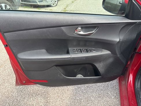 Used 2021 Kia Forte LXS image 9