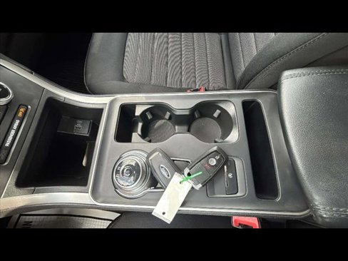 Used 2022 Ford Edge SE w/ Black Appearance Package image 21